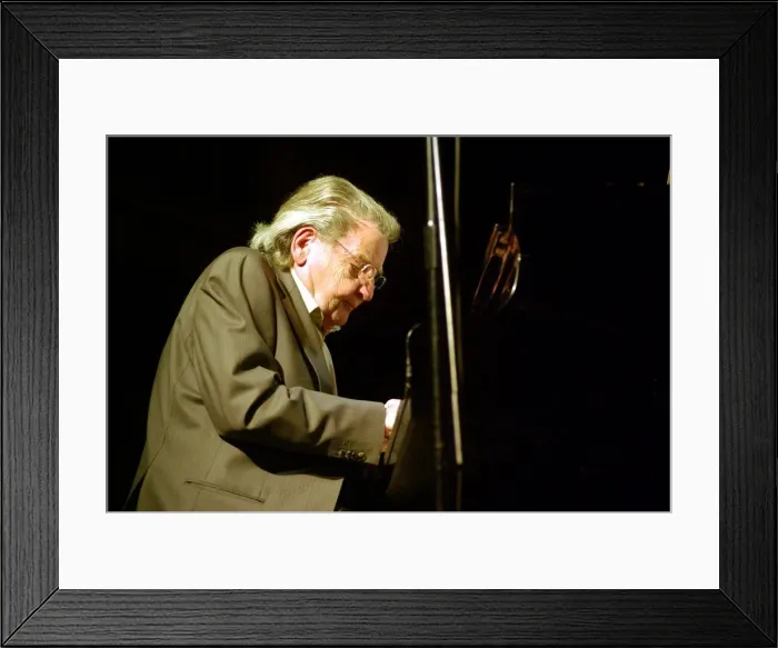 Framed Print : Stan Tracey, Braithwaite Hall, Croydon, London, 2008. Artist: Brian O Connor Framed Print : Stan Tracey, Braithwaite Hall, Croydon, London, 2008. Artist: Brian O Connor