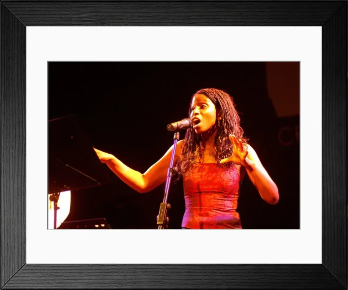 Framed Print : Lynieve Austin, jazz singer, Braithwaite Hall, Croydon, Surrey. Artist: Brian O Connor Framed Print : Lynieve Austin, jazz singer, Braithwaite Hall, Croydon, Surrey. Artist: Brian O Connor