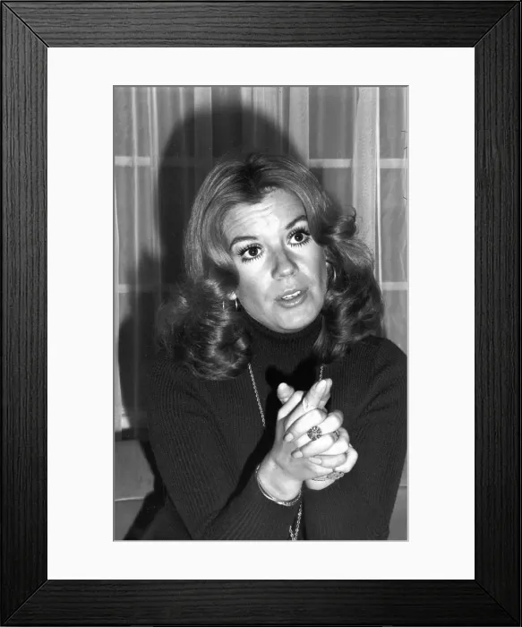 Framed Print : Vicki Carr, American singer and humanitarian, London, 1972. Artist: Brian O Connor Framed Print : Vicki Carr, American singer and humanitarian, London, 1972. Artist: Brian O Connor