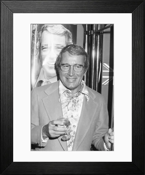 Framed Print : Perry Como, Cafe Royal, London, 1977. Artist: Brian O Connor Framed Print : Perry Como, Cafe Royal, London, 1977. Artist: Brian O Connor