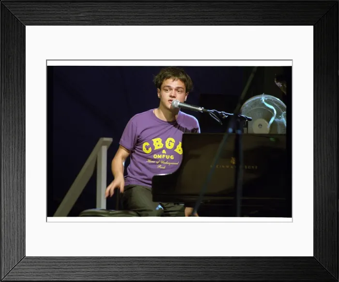 Framed Print : Jamie Cullum, Brecon, 2003. Artist: Brian O Connor Framed Print : Jamie Cullum, Brecon, 2003. Artist: Brian O Connor