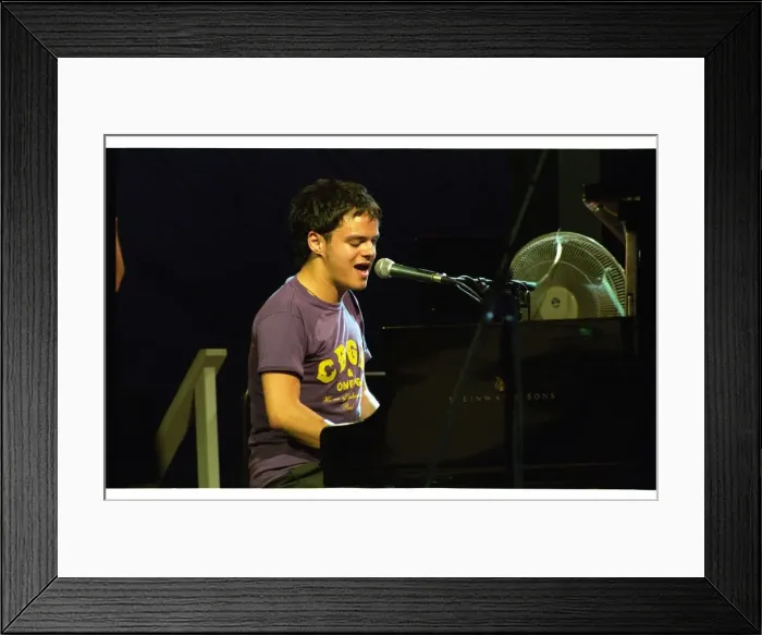 Framed Print : Jamie Cullum, Brecon, 2003. Artist: Brian O Connor Framed Print : Jamie Cullum, Brecon, 2003. Artist: Brian O Connor