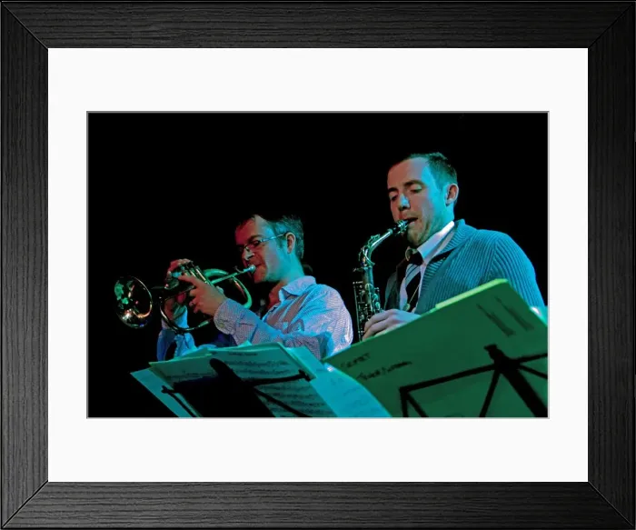Framed Print : Mark Armstrong and Sam Mayne, Bulls Head, Barnes, London, 2014. Artist: Brian O Connor