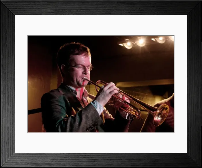 Framed Print : Mark Armstrong, Bulls Head, Barnes, London, 2014. Artist: Brian O Connor Framed Print : Mark Armstrong, Bulls Head, Barnes, London, 2014. Artist: Brian O Connor