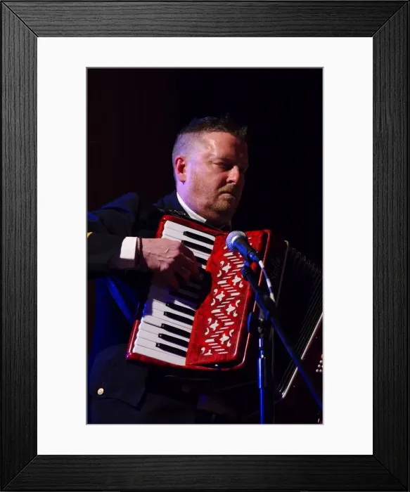 Framed Print : Mark Edwards, Under Ground Theatre, Eastbourne, East Sussex, 2015. Artist: Brian O Connor Framed Print : Mark Edwards, Under Ground Theatre, Eastbourne, East Sussex, 2015. Artist: Brian O Connor
