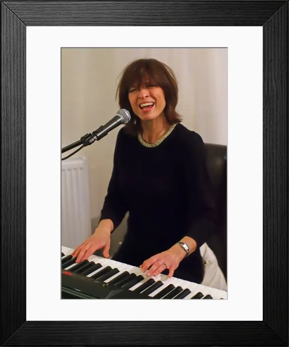 Framed Print : Eileen Hunter, Da Peppino, Horley, Surrey, 2013. Artist: Brian O Connor Framed Print : Eileen Hunter, Da Peppino, Horley, Surrey, 2013. Artist: Brian O Connor
