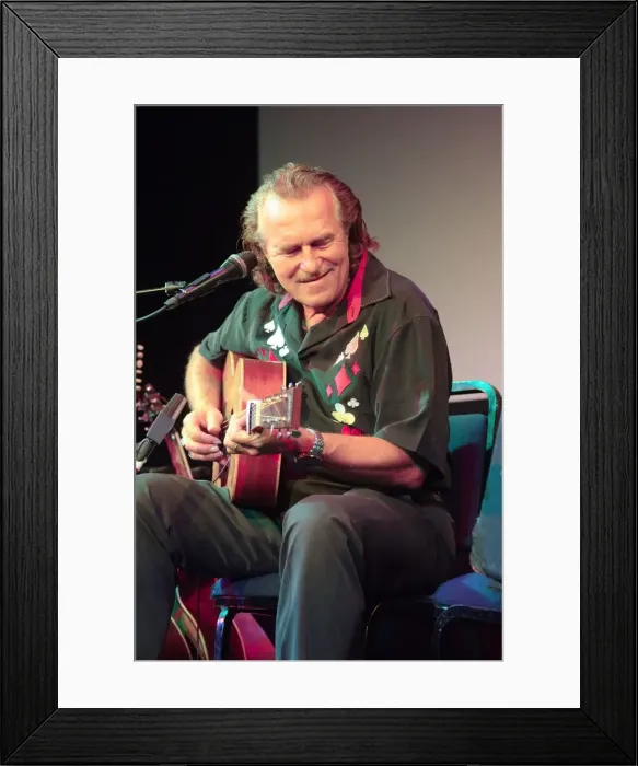 Framed Print : Hans Theessink, Hawth, Crawley, West Sussex, 2014. Artist: Brian O Connor Framed Print : Hans Theessink, Hawth, Crawley, West Sussex, 2014. Artist: Brian O Connor