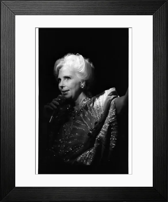 Framed Print : Marion Montgomery, Ronnie Scotts, Soho, London, 1987. Artist: Brian O Connor Framed Print : Marion Montgomery, Ronnie Scotts, Soho, London, 1987. Artist: Brian O Connor