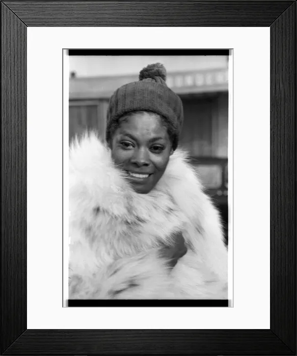 Framed Print : Dionne Warwick, London, 1974. Artist: Brian O Connor Framed Print : Dionne Warwick, London, 1974. Artist: Brian O Connor