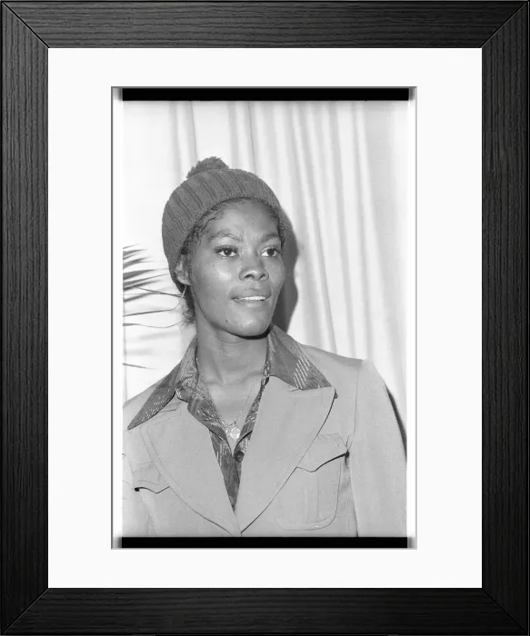 Framed Print : Dionne Warwick, London, 1974. Artist: Brian O Connor Framed Print : Dionne Warwick, London, 1974. Artist: Brian O Connor
