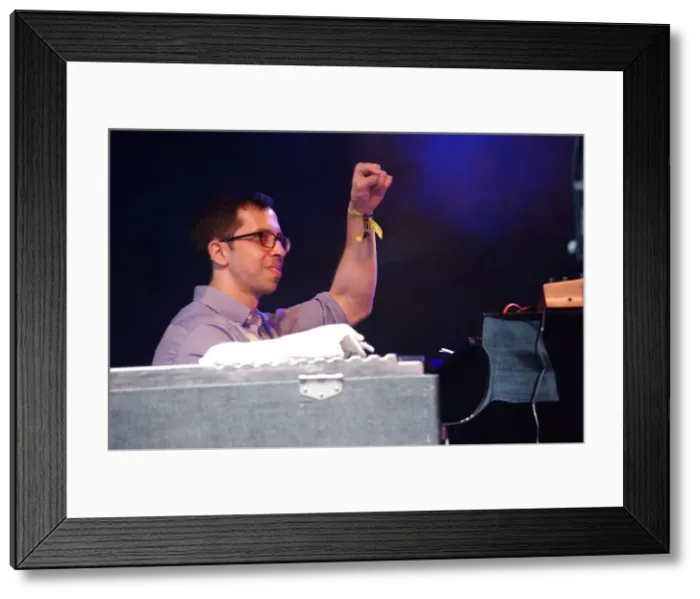 Framed Print : Sam Harris, Love Supreme Jazz Festival, Glynde Place, East Sussex, 2015. Artist: Brian O Connor Framed Print : Sam Harris, Love Supreme Jazz Festival, Glynde Place, East Sussex, 2015. Artist: Brian O Connor