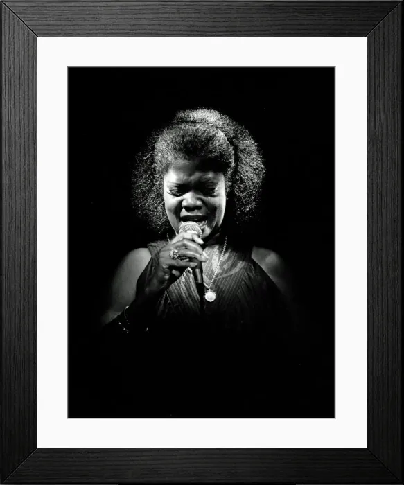 Framed Print : Ernestine Anderson, Ronnie Scotts, Soho, London, 1981. Artist: Brian O Connor Framed Print : Ernestine Anderson, Ronnie Scotts, Soho, London, 1981. Artist: Brian O Connor