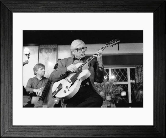 Framed Print : Mundell Lowe and Bill Coleman, Watermill Jazz Club, Dorking, 2001. Artist: Brian O Connor Framed Print : Mundell Lowe and Bill Coleman, Watermill Jazz Club, Dorking, 2001. Artist: Brian O Connor
