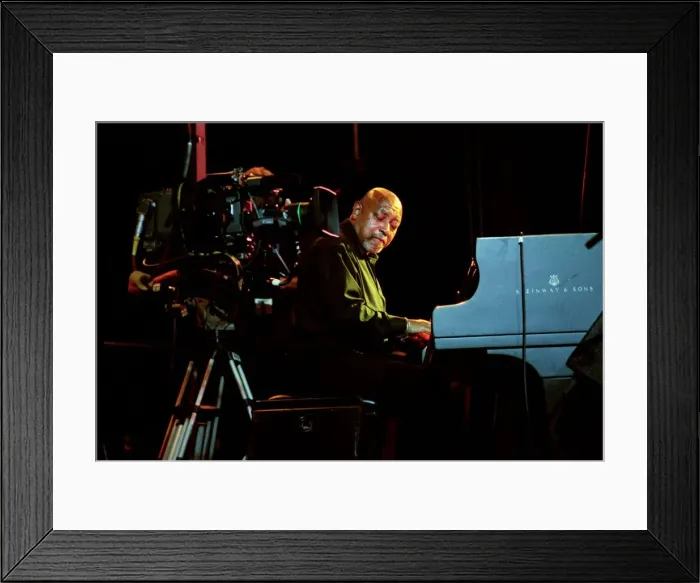 Framed Print : Kenny Barron, Brecon Jazz Festival, Brecon, Powys, Wales, 2004. Artist: Brian O Connor Framed Print : Kenny Barron, Brecon Jazz Festival, Brecon, Powys, Wales, 2004. Artist: Brian O Connor