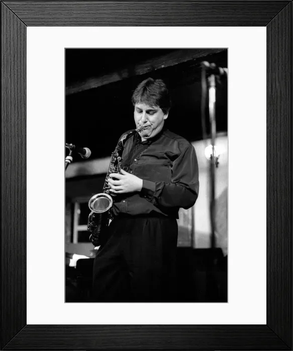 Framed Print : Nigel Hitchcock, Watermill Jazz Club, Dorking, Surrey, Sept 2000. Artist: Brian O Connor Framed Print : Nigel Hitchcock, Watermill Jazz Club, Dorking, Surrey, Sept 2000. Artist: Brian O Connor