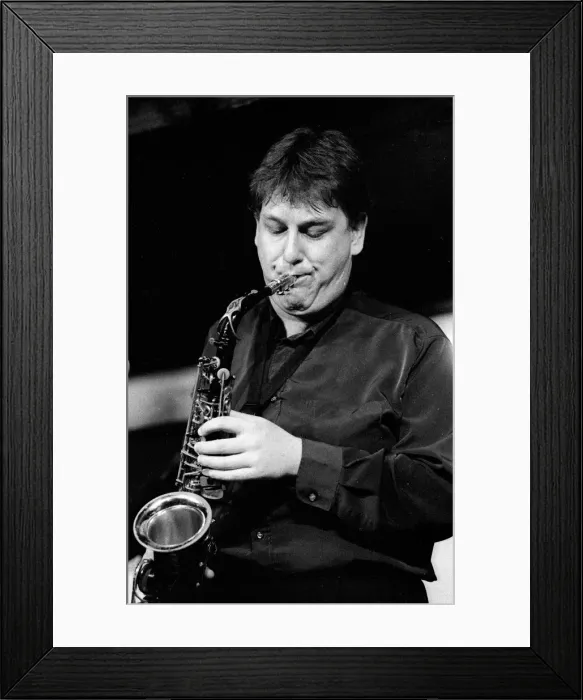 Framed Print : Nigel Hitchcock, Watermill Jazz Club, Dorking, Surrey, Sept 2000. Artist: Brian O Connor Framed Print : Nigel Hitchcock, Watermill Jazz Club, Dorking, Surrey, Sept 2000. Artist: Brian O Connor
