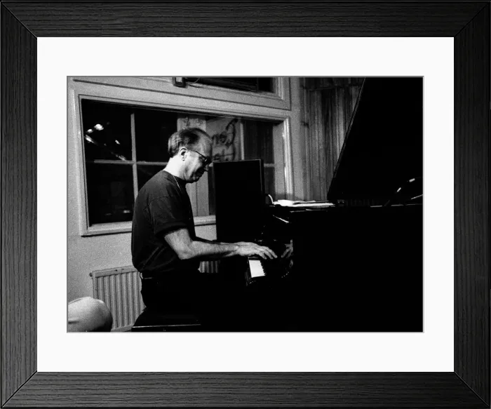 Framed Print : Steve Kuhn, Tenor Clef, Hoxton Square, London, May 1992. Artist: Brian O Connor Framed Print : Steve Kuhn, Tenor Clef, Hoxton Square, London, May 1992. Artist: Brian O Connor