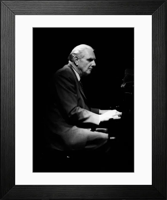 Framed Print : Dave McKenna, Pizza on the Park, London, Aug 1991. Artist: Brian O Connor Framed Print : Dave McKenna, Pizza on the Park, London, Aug 1991. Artist: Brian O Connor