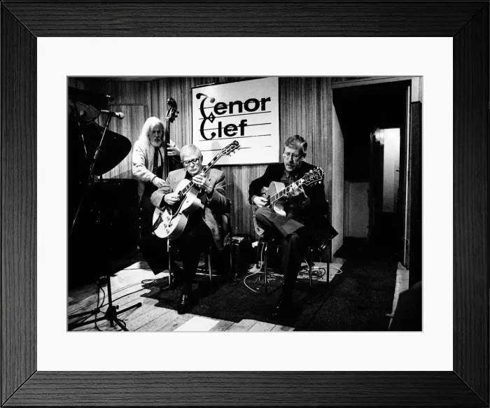 Framed Print : Mundell Lowe, P. Ind and Louis Stewart, Tenor Clef, London, Oct 1993. Artist: Brian O Connor Framed Print : Mundell Lowe, P. Ind and Louis Stewart, Tenor Clef, London, Oct 1993. Artist: Brian O Connor