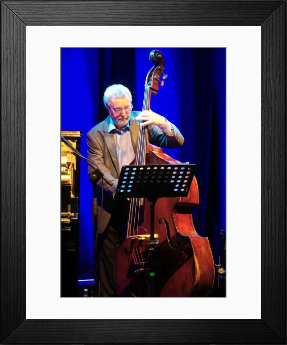 Framed Print : Dave Green, Ropetackle Arts Centre, Shoreham, West Sussex, Jan 2016. Artist: Brian O Connor Framed Print : Dave Green, Ropetackle Arts Centre, Shoreham, West Sussex, Jan 2016. Artist: Brian O Connor