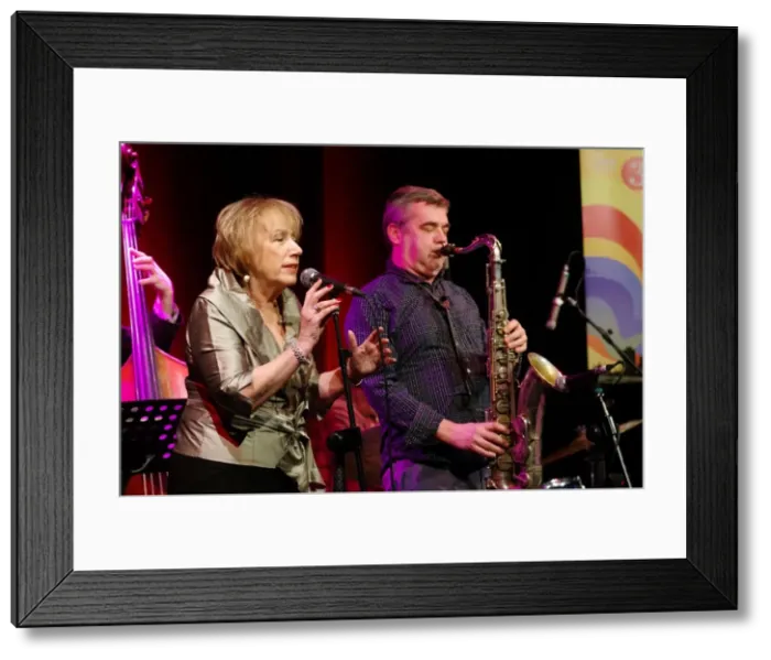 Framed Print : Mark Lockhart and Norma Winstone, Ropetackle Arts Centre, Shoreham, West Sussex, Jan 2016