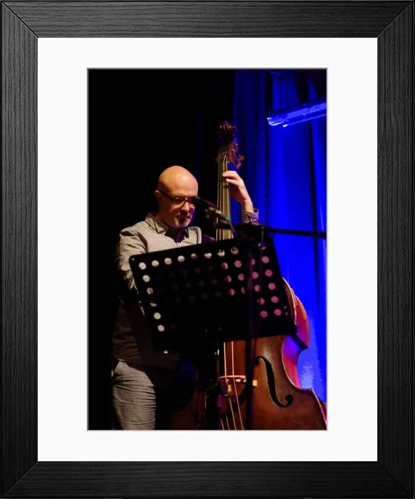 Framed Print : Dave Whitford, Ropetackle Arts Centre, Shoreham, West Sussex, Jan 2016. Artist: Brian O Connor Framed Print : Dave Whitford, Ropetackle Arts Centre, Shoreham, West Sussex, Jan 2016. Artist: Brian O Connor