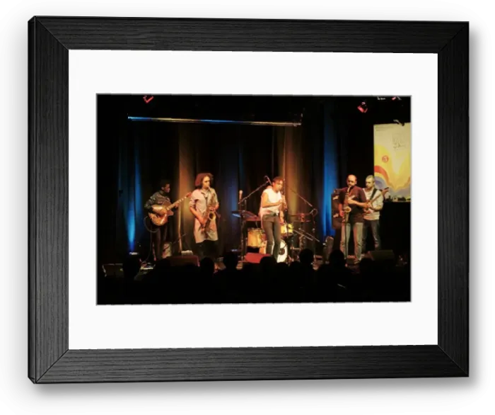 Framed Print : Idris Rahman, Shirley Tetteh and Chris Williams (alto sax), Ropetackle Arts Centre Framed Print : Idris Rahman, Shirley Tetteh and Chris Williams (alto sax), Ropetackle Arts Centre