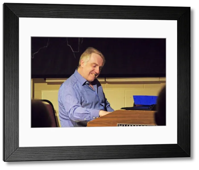 Framed Print : Gary Baldwin, Steyning Jazz Club, Steyning West Sussex, May 2016. Artist: Brian O Connor Framed Print : Gary Baldwin, Steyning Jazz Club, Steyning West Sussex, May 2016. Artist: Brian O Connor