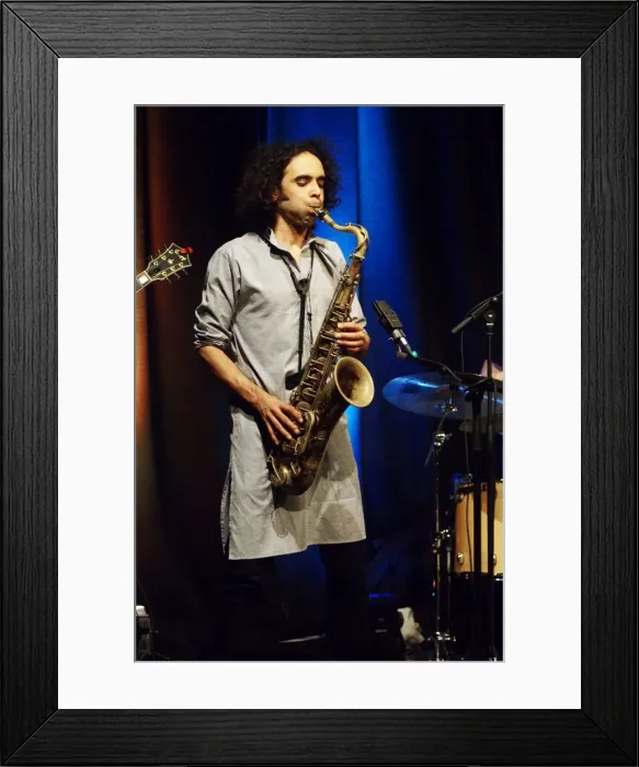 Framed Print : Idris Rahman, Ropetackle Arts Centre, Shoreham, West Sussex, Jan 2016. Artist: Brian O Connor Framed Print : Idris Rahman, Ropetackle Arts Centre, Shoreham, West Sussex, Jan 2016. Artist: Brian O Connor