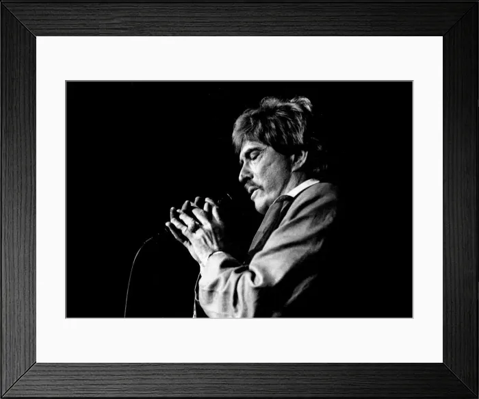 Framed Print : Mark Murphy, Pizza On The Park, London, July 1994. Artist: Brian O Connor Framed Print : Mark Murphy, Pizza On The Park, London, July 1994. Artist: Brian O Connor