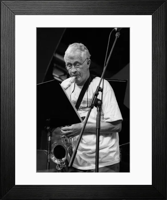 Framed Print : Bill Perkins, Brecon Jazz Festival, Brecon, Powys, Wales, August 2000. Artist: Brian O Connor Framed Print : Bill Perkins, Brecon Jazz Festival, Brecon, Powys, Wales, August 2000. Artist: Brian O Connor