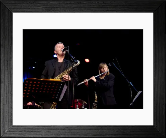 Framed Print : Richard Exall with Amy Roberts, The Under Ground, Eastbourne, East Sussex, Dec 2015 Framed Print : Richard Exall with Amy Roberts, The Under Ground, Eastbourne, East Sussex, Dec 2015