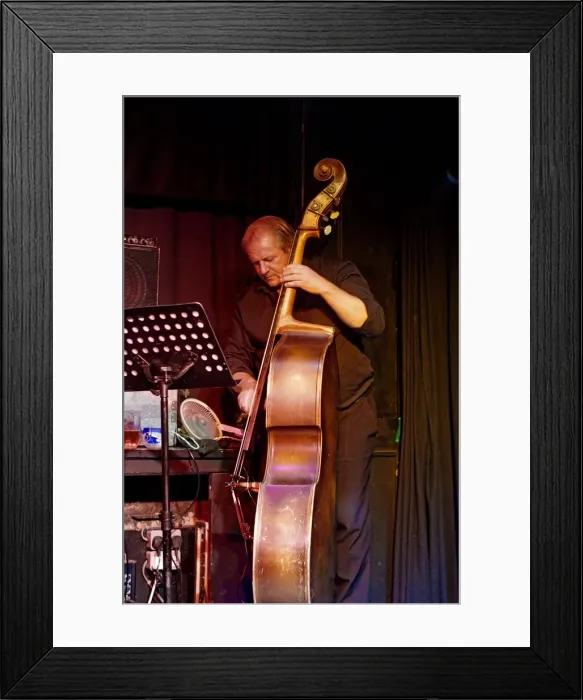 Framed Print : Pete Maxfield, Brunswick, Hove, East Sussex, Oct 2015. Artist: Brian O Connor Framed Print : Pete Maxfield, Brunswick, Hove, East Sussex, Oct 2015. Artist: Brian O Connor