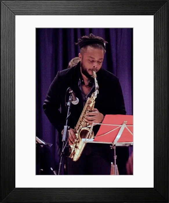 Framed Print : Logan Richardson, Watermill Jazz Club, Dorking, Surrey, Nov 2015. Artist: Brian O Connor Framed Print : Logan Richardson, Watermill Jazz Club, Dorking, Surrey, Nov 2015. Artist: Brian O Connor
