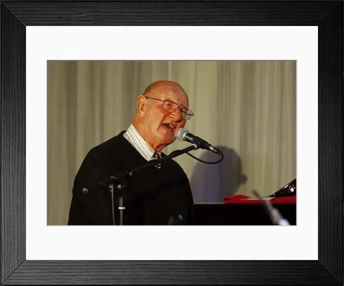 Framed Print : Phil Phillips, Watermill Jazz Club, Dorking, Surrey, 20th September 2016. Artist: Brian O Connor Framed Print : Phil Phillips, Watermill Jazz Club, Dorking, Surrey, 20th September 2016. Artist: Brian O Connor