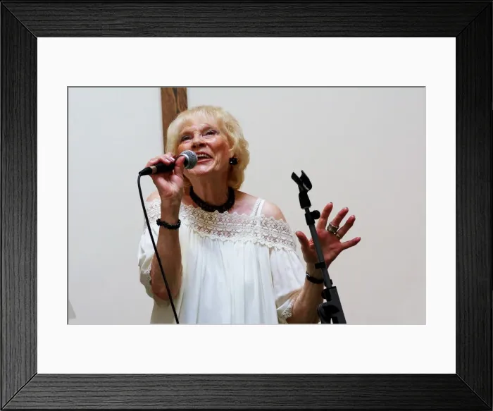 Framed Print : Val Wiseman, Methodist Church, Loughton, Essex, 23rd July 2016. Artist: Brian O Connor