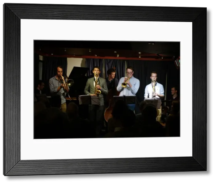 Framed Print : Jazz Musicians at Verdict, Brighton, East Sussex, 30th September 2016. Artist: Brian O Connor Framed Print : Jazz Musicians at Verdict, Brighton, East Sussex, 30th September 2016. Artist: Brian O Connor
