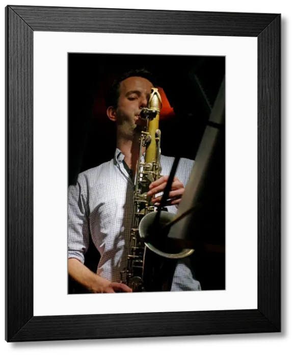 Framed Print : Sam Miles, Verdict, Brighton, East Sussex, 30th September 2016. Artist: Brian O Connor Framed Print : Sam Miles, Verdict, Brighton, East Sussex, 30th September 2016. Artist: Brian O Connor