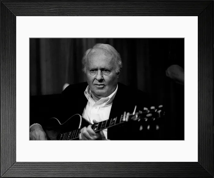 Framed Print : Herb Ellis, Tenor Clef, Hoxton Square, London, March 1991. Artist: Brian O Connor Framed Print : Herb Ellis, Tenor Clef, Hoxton Square, London, March 1991. Artist: Brian O Connor