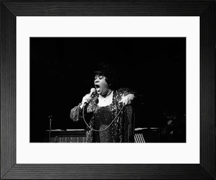 Framed Print : Ruth Brown, Ronnie Scott's, February 1994. Artist: Brian O Connor Framed Print : Ruth Brown, Ronnie Scott's, February 1994. Artist: Brian O Connor