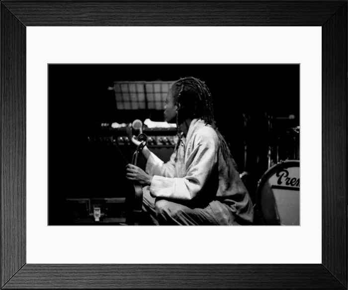 Framed Print : Regina Carter, Ronnie Scotts, Soho, London, July 1999. Artist: Brian O Connor Framed Print : Regina Carter, Ronnie Scotts, Soho, London, July 1999. Artist: Brian O Connor