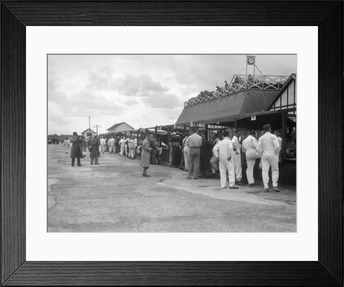 Framed Print : LCC Relay GP, Brooklands, 25 July 1931. Artist: Bill Brunell Framed Print : LCC Relay GP, Brooklands, 25 July 1931. Artist: Bill Brunell