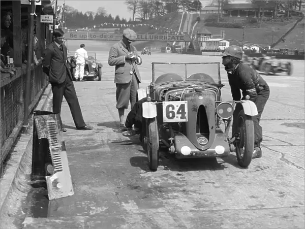 MG C type of FM Montgomery and R Hebeler at the JCC Double Twelve race, Brooklands, 8  /  9 May 1931