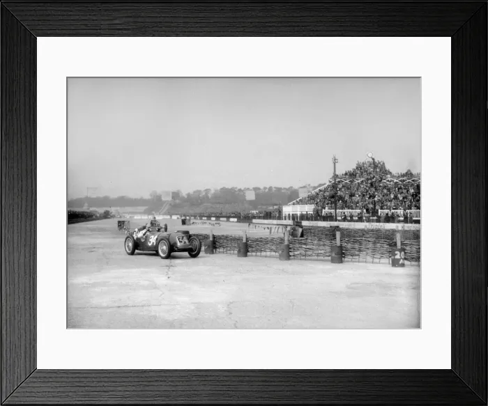 Framed Print : Riley 1985 cc negotiating the chicane at the JCC International Trophy, Brooklands, 2 May 1936 Framed Print : Riley 1985 cc negotiating the chicane at the JCC International Trophy, Brooklands, 2 May 1936