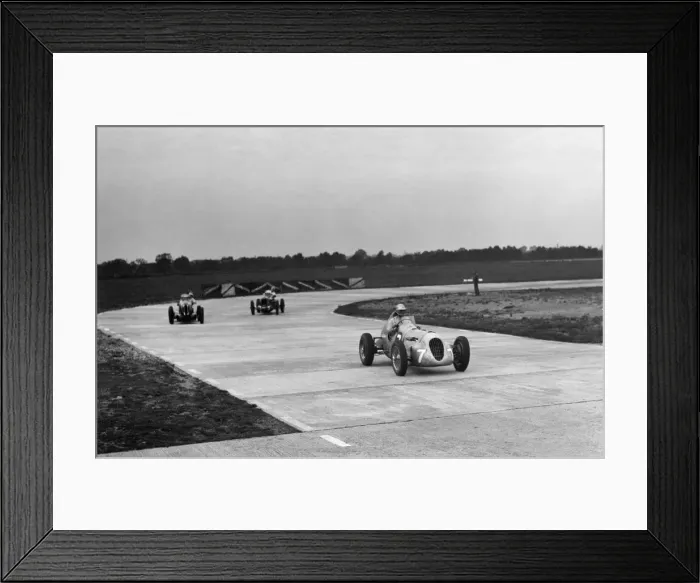 Framed Print : Appleton Special Racing single seater, Rapier Special and MG on the Campbell Circuit at Brooklands Framed Print : Appleton Special Racing single seater, Rapier Special and MG on the Campbell Circuit at Brooklands