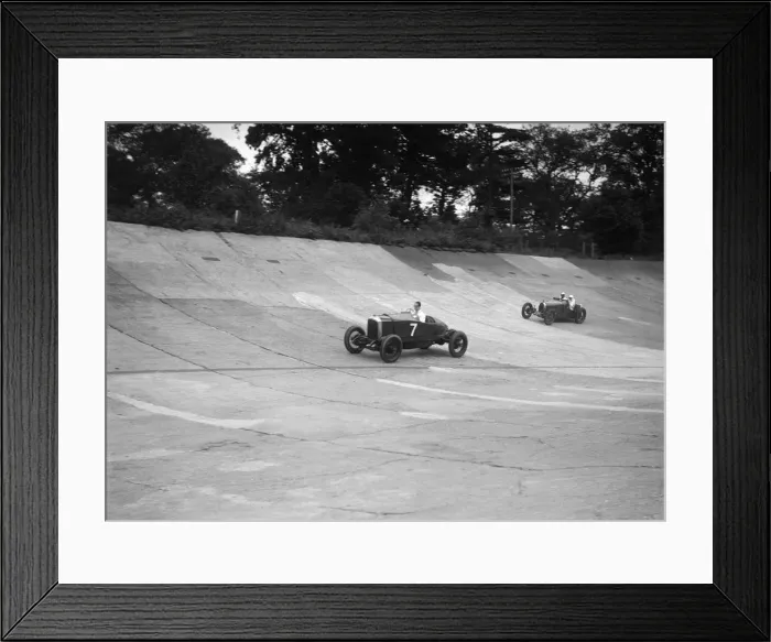 Framed Print : Vauxhall 30 / 98 and Bugatti Type 37 racing on the banking at Brooklands. Artist: Bill Brunell Framed Print : Vauxhall 30 / 98 and Bugatti Type 37 racing on the banking at Brooklands. Artist: Bill Brunell