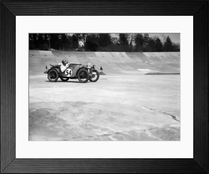 Framed Print : Austin Ulster of Victoria Worsley and R Latham-Boote, JCC Double Twelve race, Brooklands, 1931