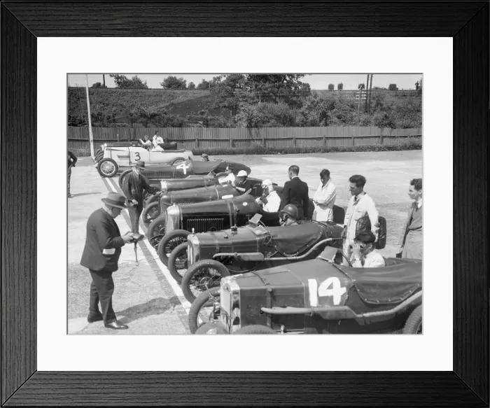 Framed Print : Cars on the start line for a motor race at Brooklands. Artist: Bill Brunell Framed Print : Cars on the start line for a motor race at Brooklands. Artist: Bill Brunell
