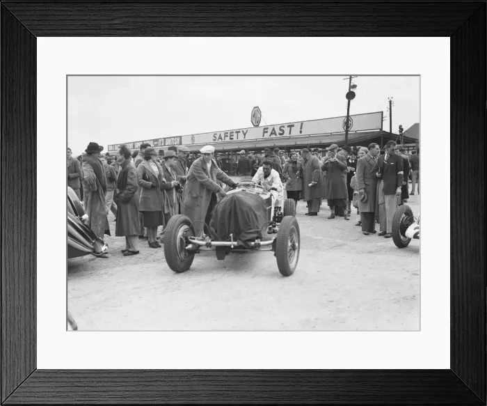 Framed Print : JCC International Trophy, Brooklands, 7 May 1938. Artist: Bill Brunell Framed Print : JCC International Trophy, Brooklands, 7 May 1938. Artist: Bill Brunell