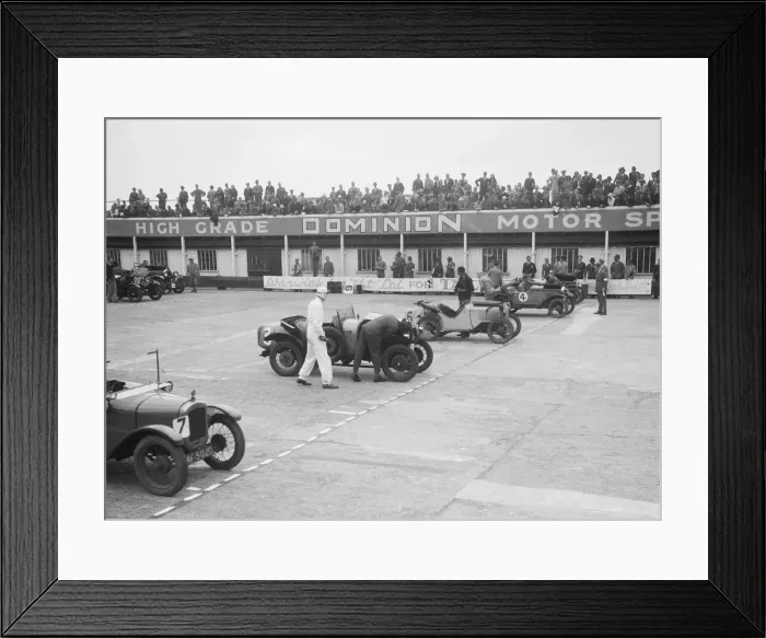 Framed Print : Cars on the start line at the JCC Members Day, Brooklands, 4 July 1931. Artist: Bill Brunell Framed Print : Cars on the start line at the JCC Members Day, Brooklands, 4 July 1931. Artist: Bill Brunell